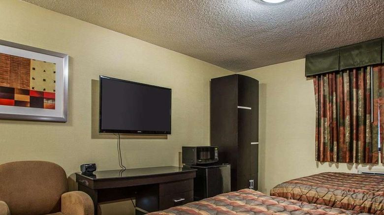 <b>Rodeway Inn Belleville Room</b>. Images powered by <a href="https://iceportal.shijigroup.com/" title="IcePortal" target="_blank">IcePortal</a>.