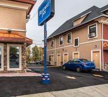 Rodeway Inn Belleville Exterior