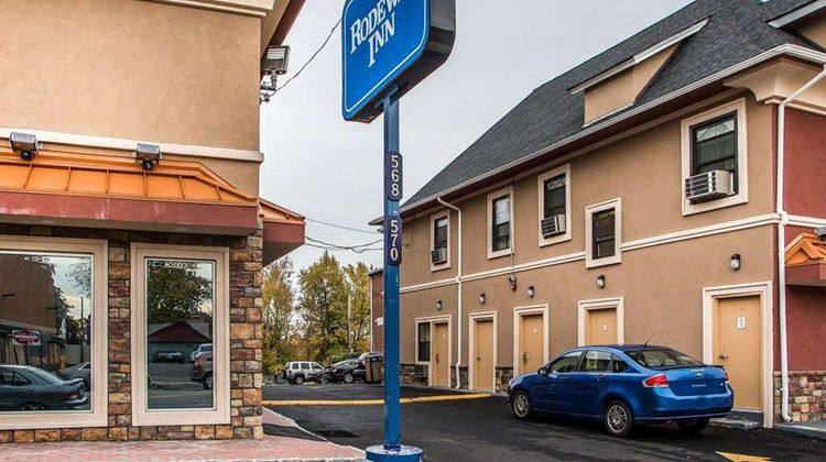 Rodeway Inn Belleville Exterior