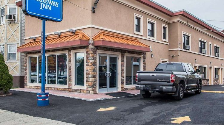 Rodeway Inn Belleville Exterior