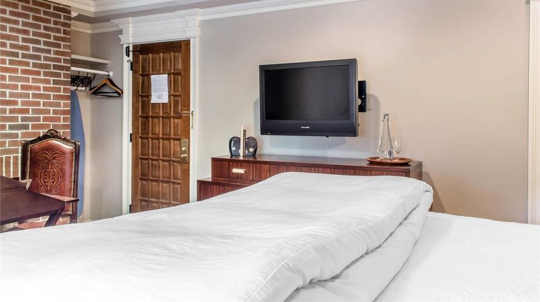 <b>Peacock Inn, Ascend Hotel Collection Room</b>. Images powered by <a href="https://iceportal.shijigroup.com/" title="IcePortal" target="_blank">IcePortal</a>.