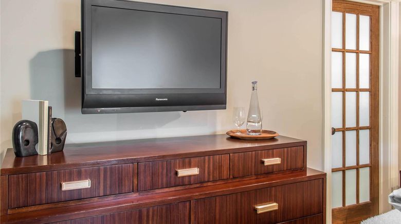 <b>Peacock Inn, Ascend Hotel Collection Suite</b>. Images powered by <a href="https://iceportal.shijigroup.com/" title="IcePortal" target="_blank">IcePortal</a>.