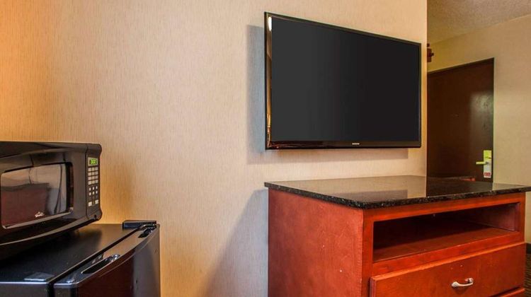 Rodeway Inn Paterson Great Falls Park Area Room