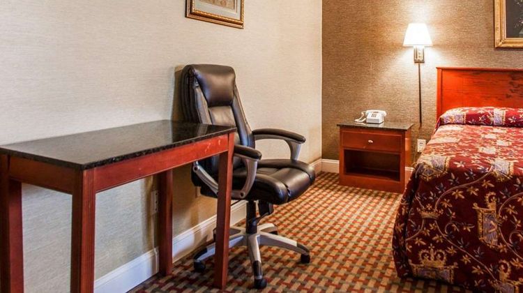 Rodeway Inn Paterson Great Falls Park Area Room
