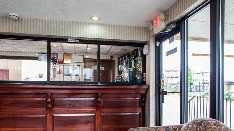 Rodeway Inn Paterson Great Falls Park Area Lobby