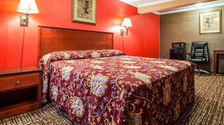 Rodeway Inn Paterson Great Falls Park Area Room