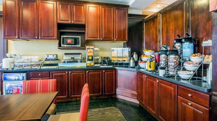Comfort Suites at Woodbridge Restaurant