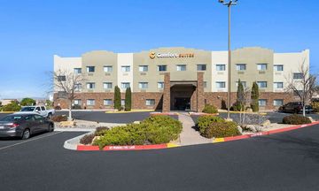Comfort Suites