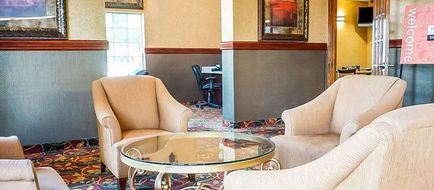 Quality Inn & Suites Roswell Lobby