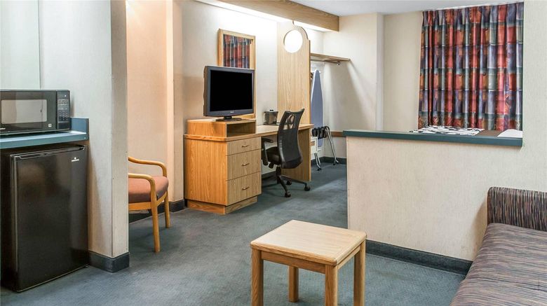 <b>Sleep Inn University Suite</b>. Images powered by <a href="https://iceportal.shijigroup.com/" title="IcePortal" target="_blank">IcePortal</a>.