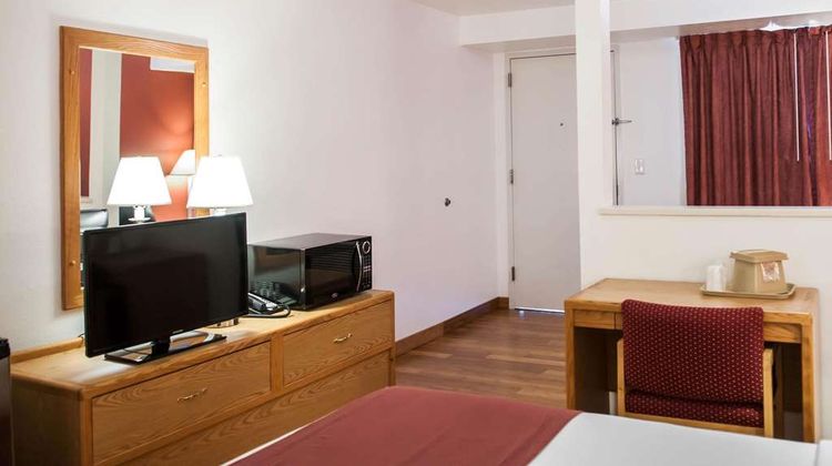 Econo Lodge Old Town Suite