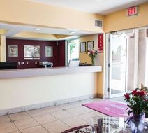 Econo Lodge Old Town Lobby