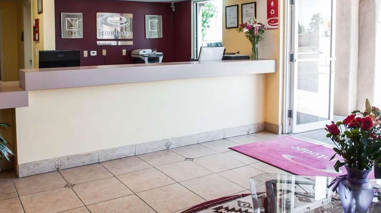 Econo Lodge Old Town Lobby