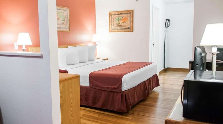 Econo Lodge Old Town Suite