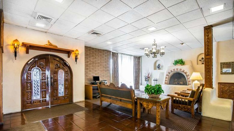 <b>Quality Inn Lobby</b>. Images powered by <a href="https://iceportal.shijigroup.com/" title="IcePortal" target="_blank">IcePortal</a>.