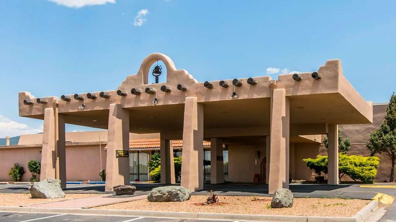 <b>Quality Inn Exterior</b>. Images powered by <a href="https://iceportal.shijigroup.com/" title="IcePortal" target="_blank">IcePortal</a>.