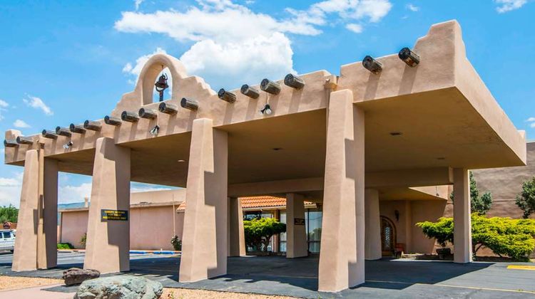 Quality Inn Exterior