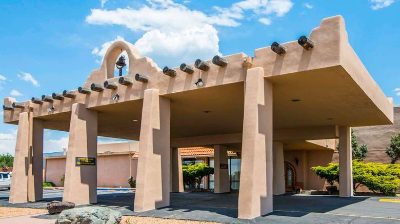 <b>Quality Inn Exterior</b>. Images powered by <a href="https://iceportal.shijigroup.com/" title="IcePortal" target="_blank">IcePortal</a>.