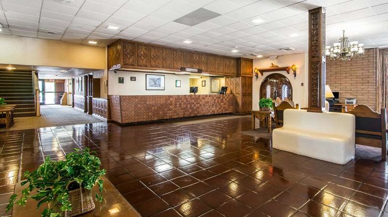 <b>Quality Inn Lobby</b>. Images powered by <a href="https://iceportal.shijigroup.com/" title="IcePortal" target="_blank">IcePortal</a>.