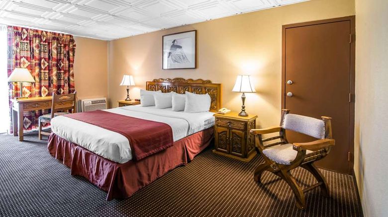 <b>Quality Inn Room</b>. Images powered by <a href="https://iceportal.shijigroup.com/" title="IcePortal" target="_blank">IcePortal</a>.