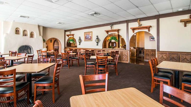 <b>Quality Inn Restaurant</b>. Images powered by <a href="https://iceportal.shijigroup.com/" title="IcePortal" target="_blank">IcePortal</a>.