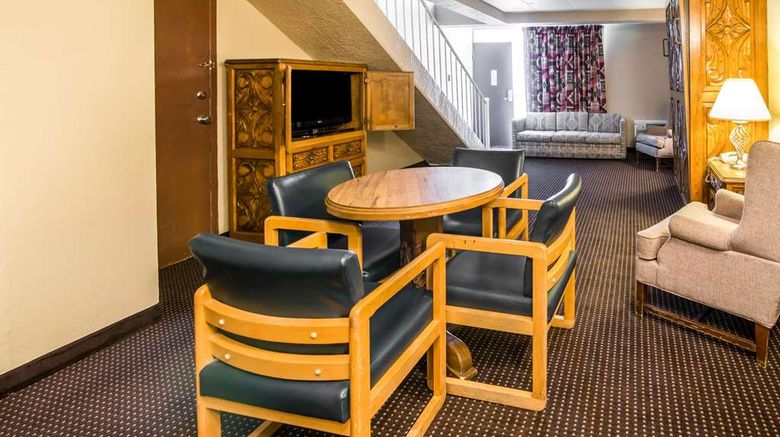 <b>Quality Inn Suite</b>. Images powered by <a href="https://iceportal.shijigroup.com/" title="IcePortal" target="_blank">IcePortal</a>.