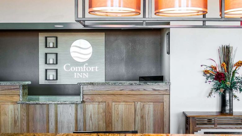 <b>Comfort Inn Lobby</b>. Images powered by <a href="https://iceportal.shijigroup.com/" title="IcePortal" target="_blank">IcePortal</a>.