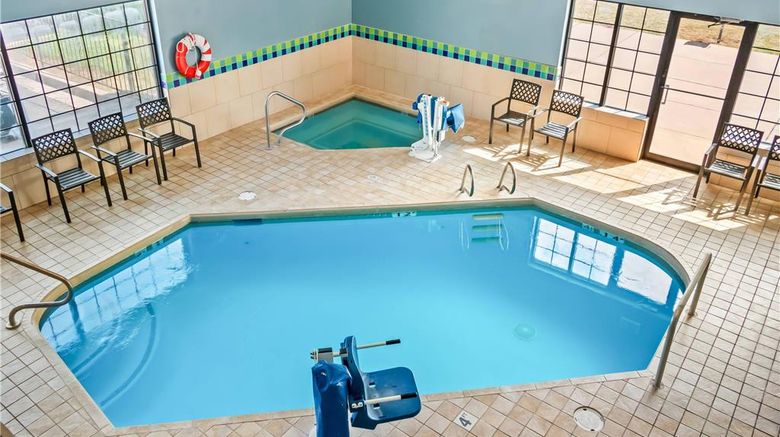<b>Comfort Inn Pool</b>. Images powered by <a href="https://iceportal.shijigroup.com/" title="IcePortal" target="_blank">IcePortal</a>.