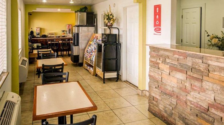 <b>Econo Lodge Albuquerque East Lobby</b>. Images powered by <a href="https://iceportal.shijigroup.com/" title="IcePortal" target="_blank">IcePortal</a>.