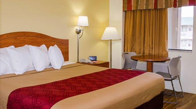 Econo Lodge Albuquerque East Room