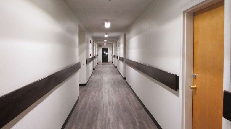 <b>Econo Lodge Gallup West Lobby</b>. Images powered by <a href="https://iceportal.shijigroup.com/" title="IcePortal" target="_blank">IcePortal</a>.