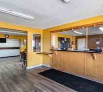 Econo Lodge Gallup West Lobby