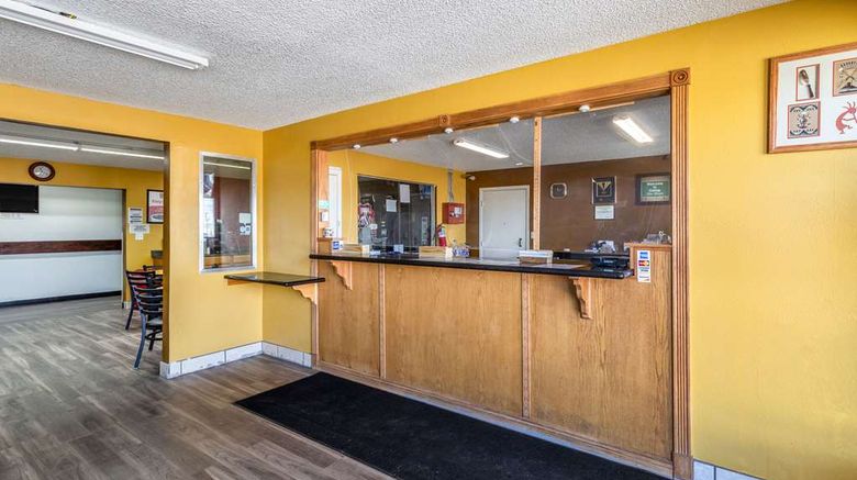 <b>Econo Lodge Gallup West Lobby</b>. Images powered by <a href="https://iceportal.shijigroup.com/" title="IcePortal" target="_blank">IcePortal</a>.