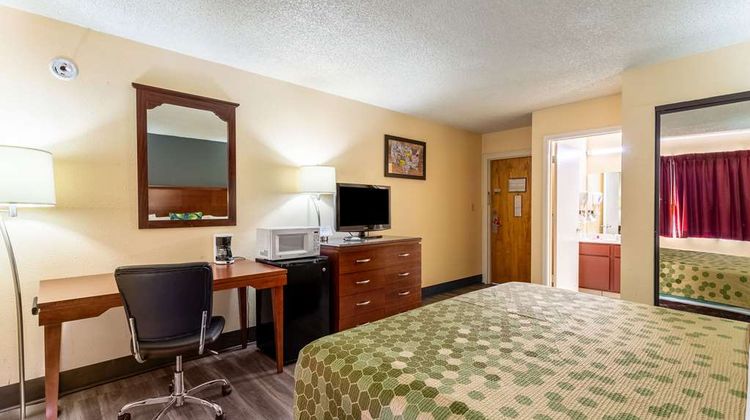 Econo Lodge Gallup West Room