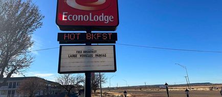 Econo Lodge Exterior