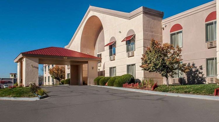 Quality Inn & Suites Exterior