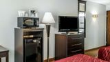 <b>Quality Inn & Suites Room</b>. Images powered by <a href="https://iceportal.shijigroup.com/" title="IcePortal" target="_blank">IcePortal</a>.