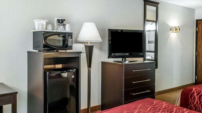 <b>Quality Inn & Suites Room</b>. Images powered by <a href="https://iceportal.shijigroup.com/" title="IcePortal" target="_blank">IcePortal</a>.