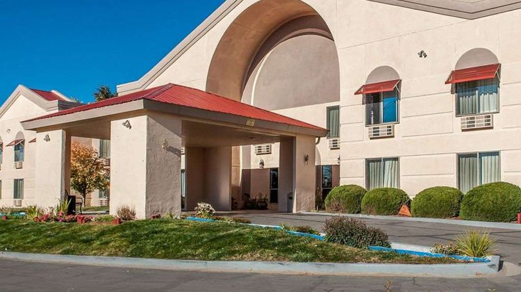 Quality Inn & Suites Exterior