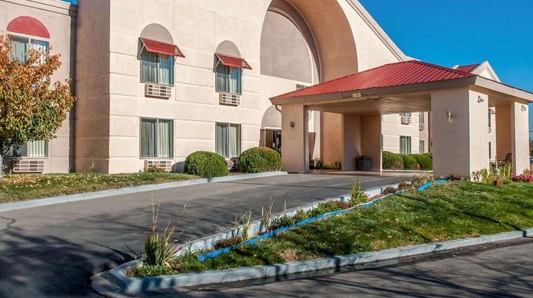 Quality Inn & Suites Exterior