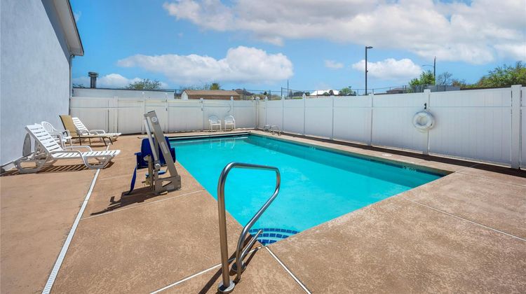 Quality Inn Los Lunas Pool