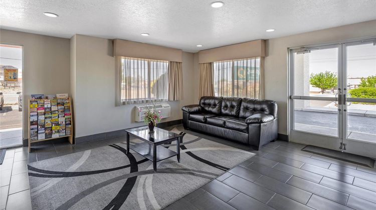 Quality Inn Los Lunas Lobby