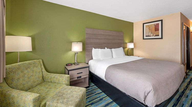 Quality Inn Los Lunas Room