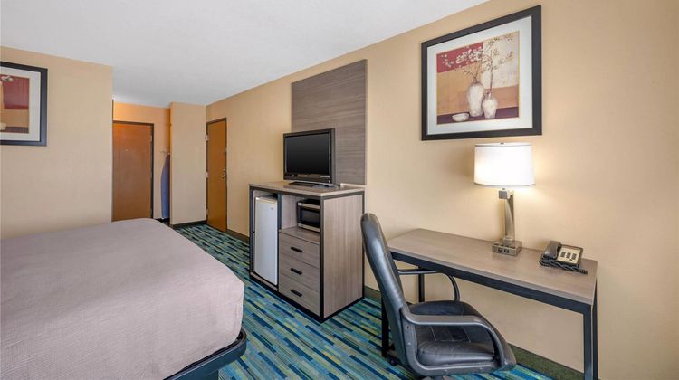 Quality Inn Los Lunas Room