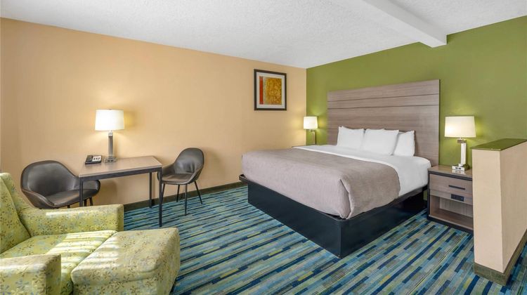 Quality Inn Los Lunas Suite