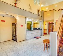 Econo Lodge Inn & Suites Albuquerque Lobby