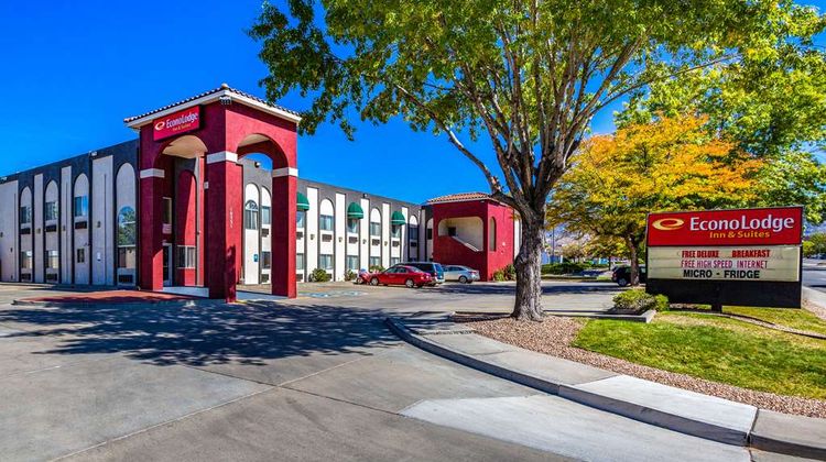 Econo Lodge Inn & Suites Albuquerque Exterior