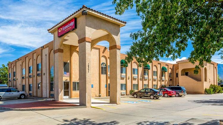 Econo Lodge Inn & Suites Albuquerque Exterior