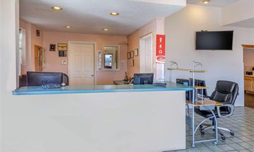 Econo Lodge Inn and Suites Socorro