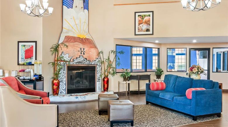 <b>Comfort Inn Santa Fe South Lobby</b>. Images powered by <a href="https://iceportal.shijigroup.com/" title="IcePortal" target="_blank">IcePortal</a>.